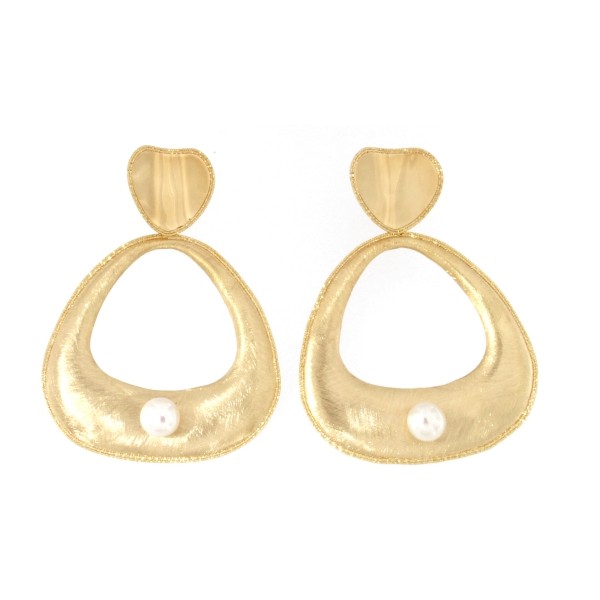 18kt Yellow gold earring with fresh water pearls